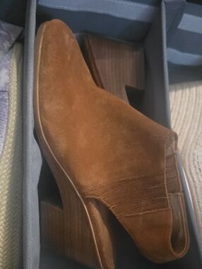 gentle souls Women's Suede Ankle Boot - Brown